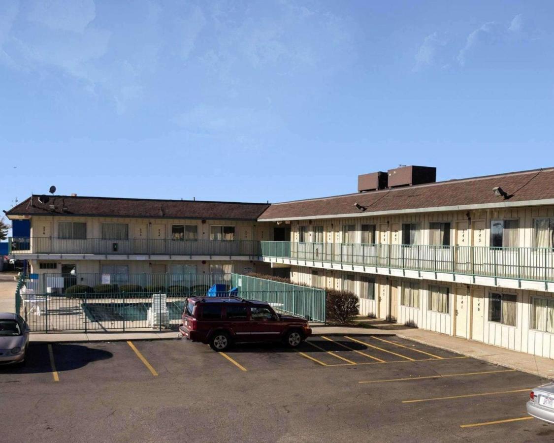 Rodeway Inn Columbus Exterior photo
