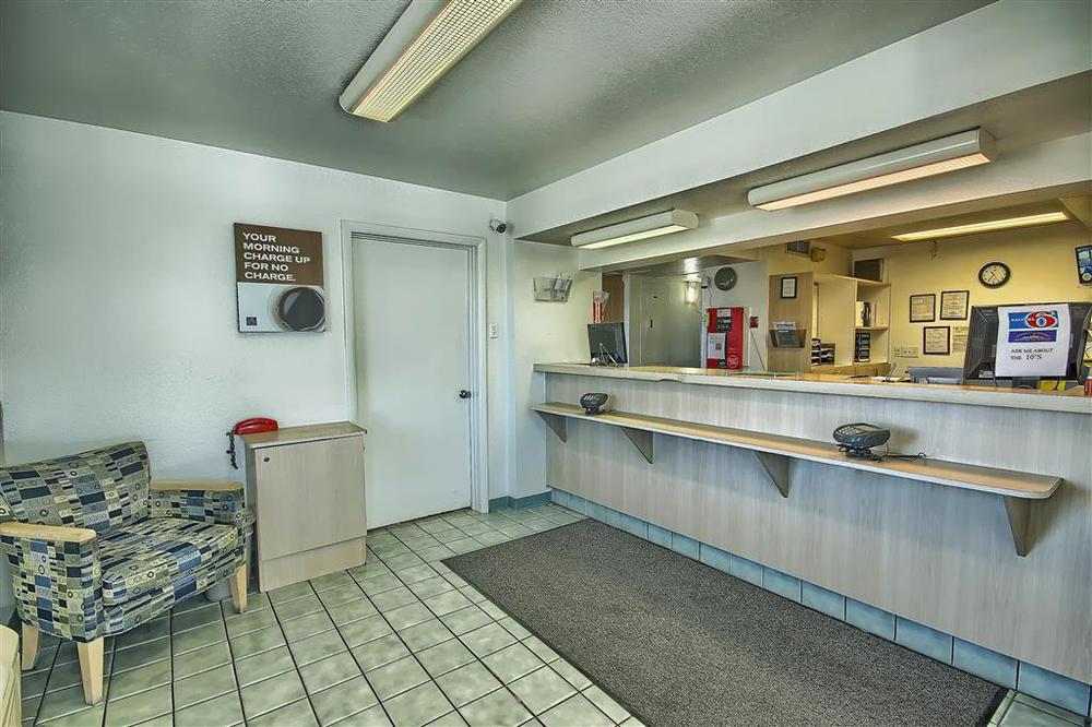 Rodeway Inn Columbus Interior photo